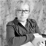 Archeologa offre lezioni di storia, storia dell'arte